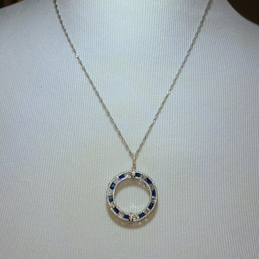 Necklace with pendent